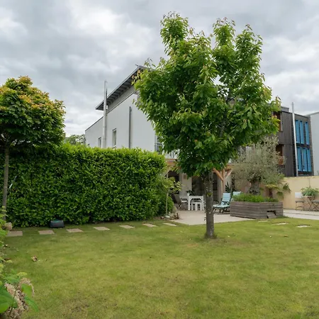 Haus Mit Garten In Traumlage *